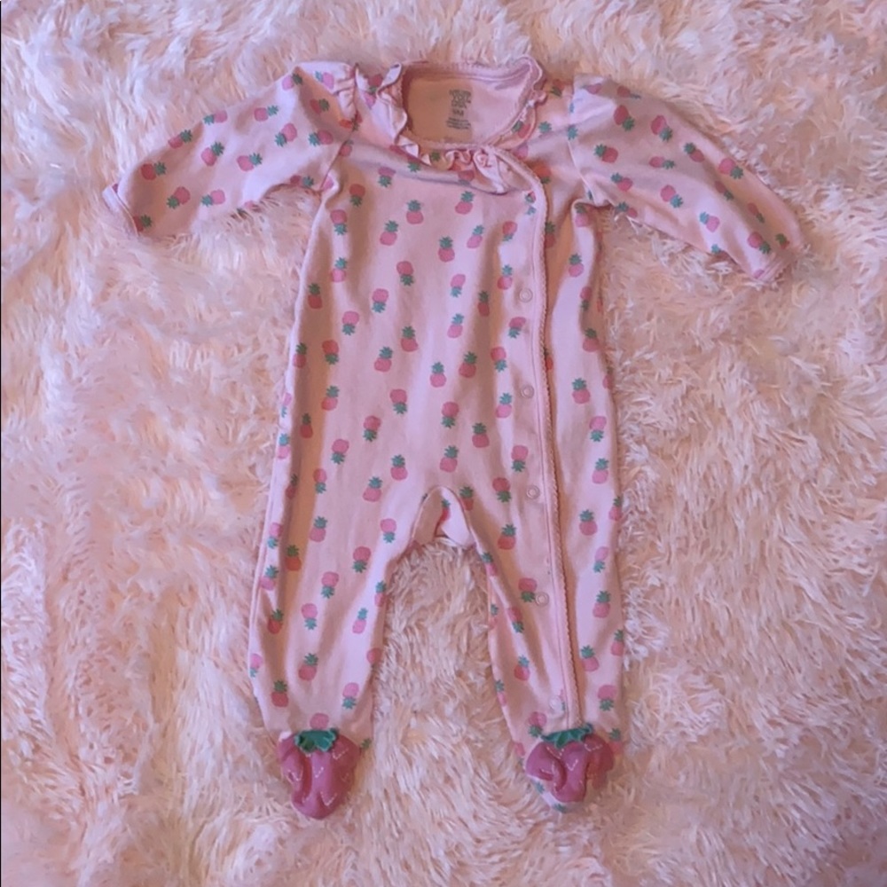 Adorable pink pineapple footed pajamas (9m)